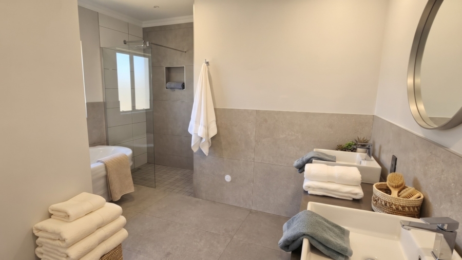 To Let 3 Bedroom Property for Rent in Langebaan Country Estate Western Cape